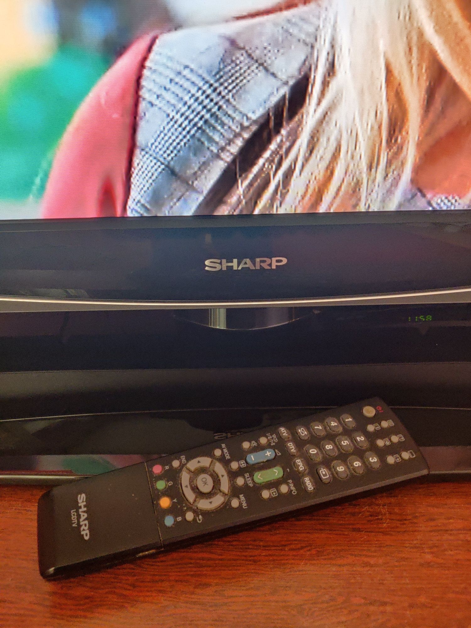 SHARP 37" телевізор з Німеччини