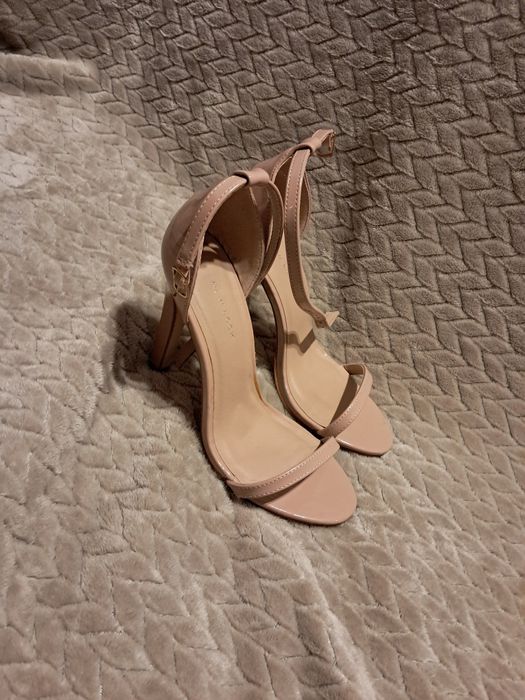 Beżowe sandałki na obcasie 11 cm