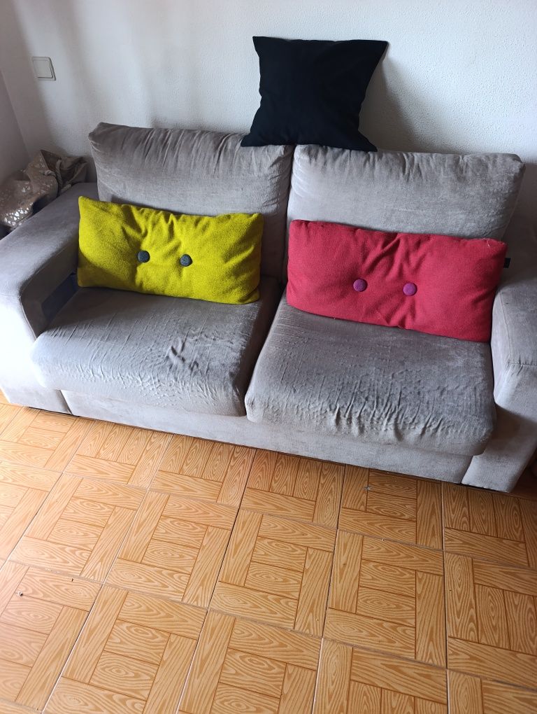 Sofá dois lugares