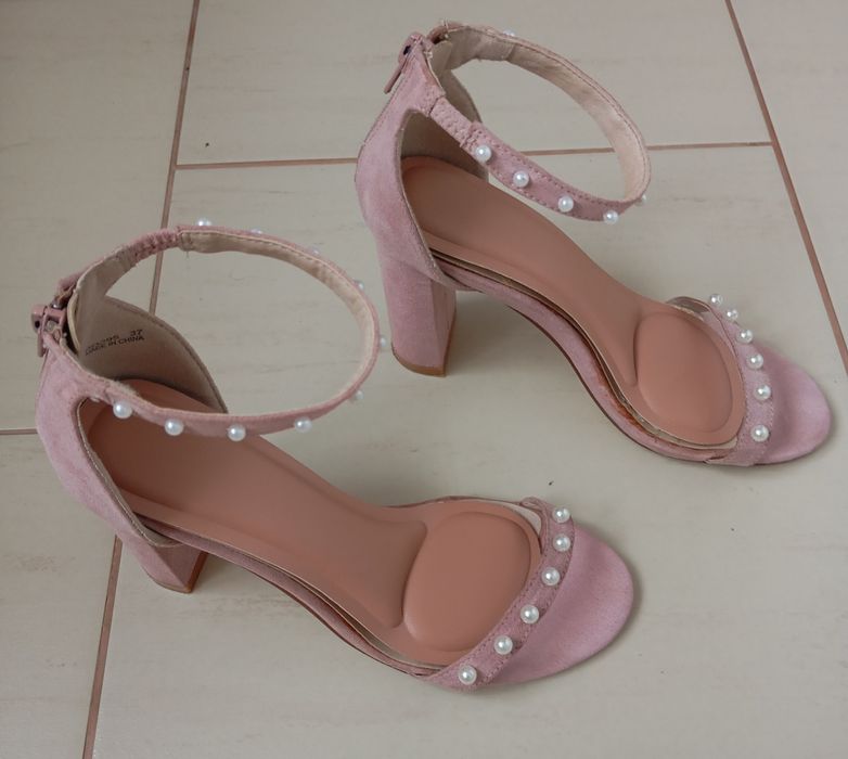 Sandały na klocku pudrowy róż r. 37