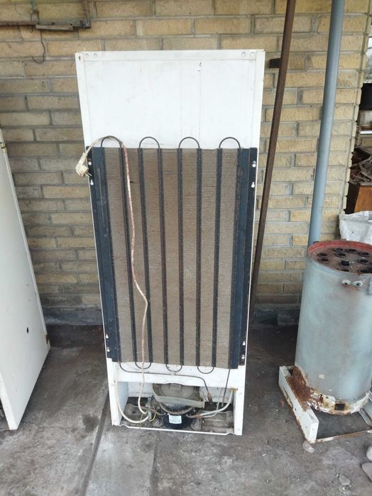 Холодильник НОРД и Candy под ремонт.