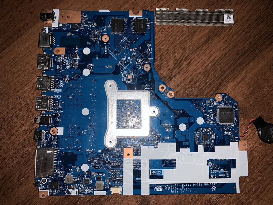 Lenovo 330-15ikb i3-7020 mx110 під ремонт матплата