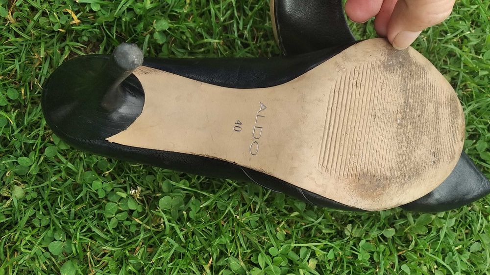 Czarne szpilki Aldo 40 skórzane