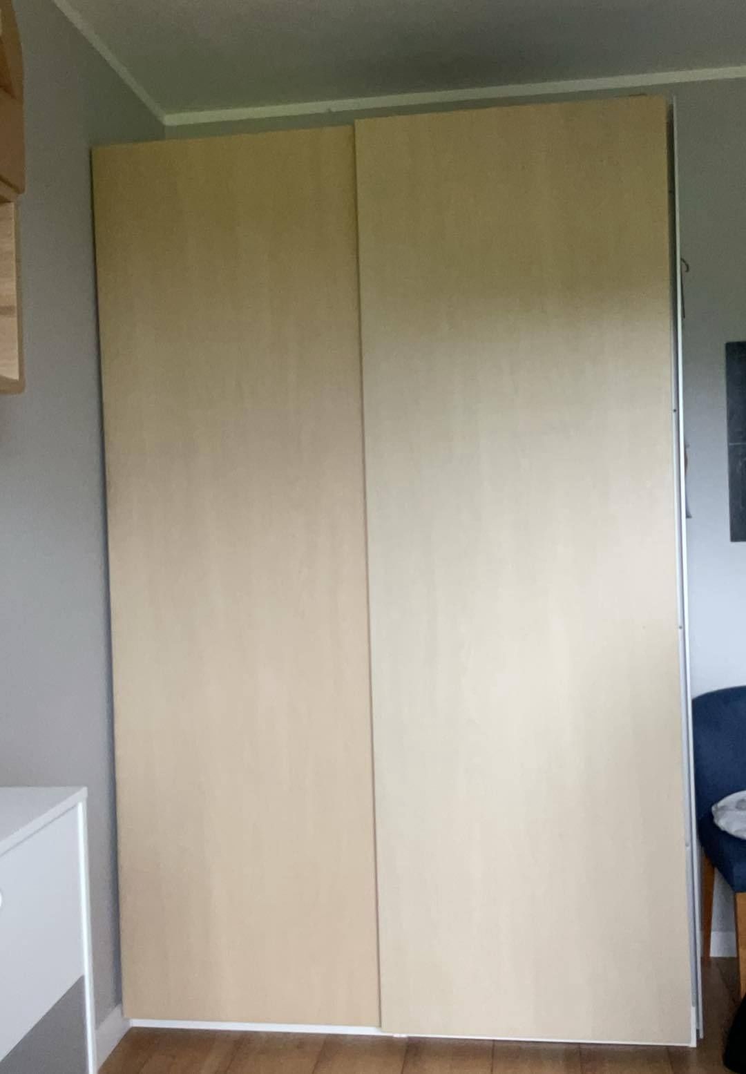 Szafa z drzwiami przesuwnymi IKEA