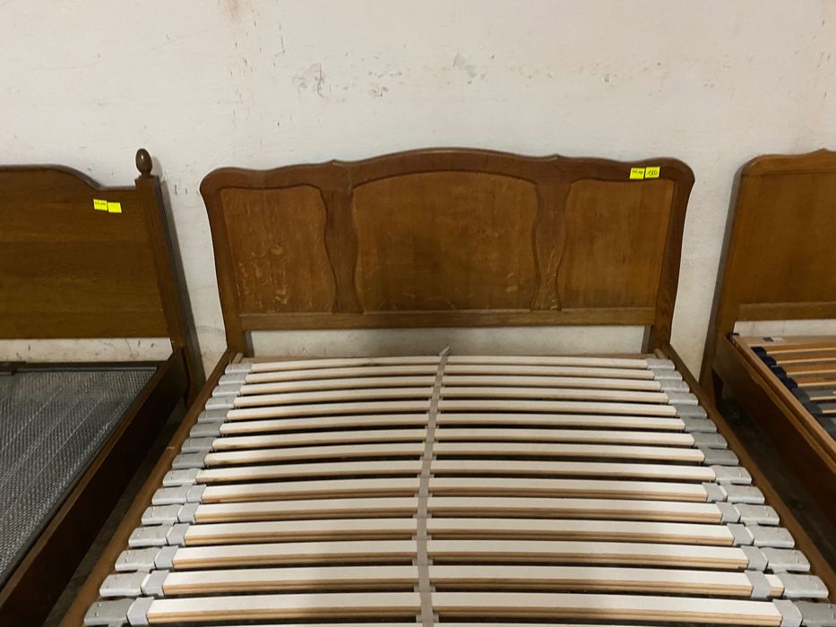 Łóżko Ludwikowskie 140x200 z Masywnym Stelażem – Elegancja i Komfort