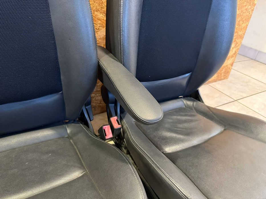 Bancos em pele com apoio de braço smart fortwo 451