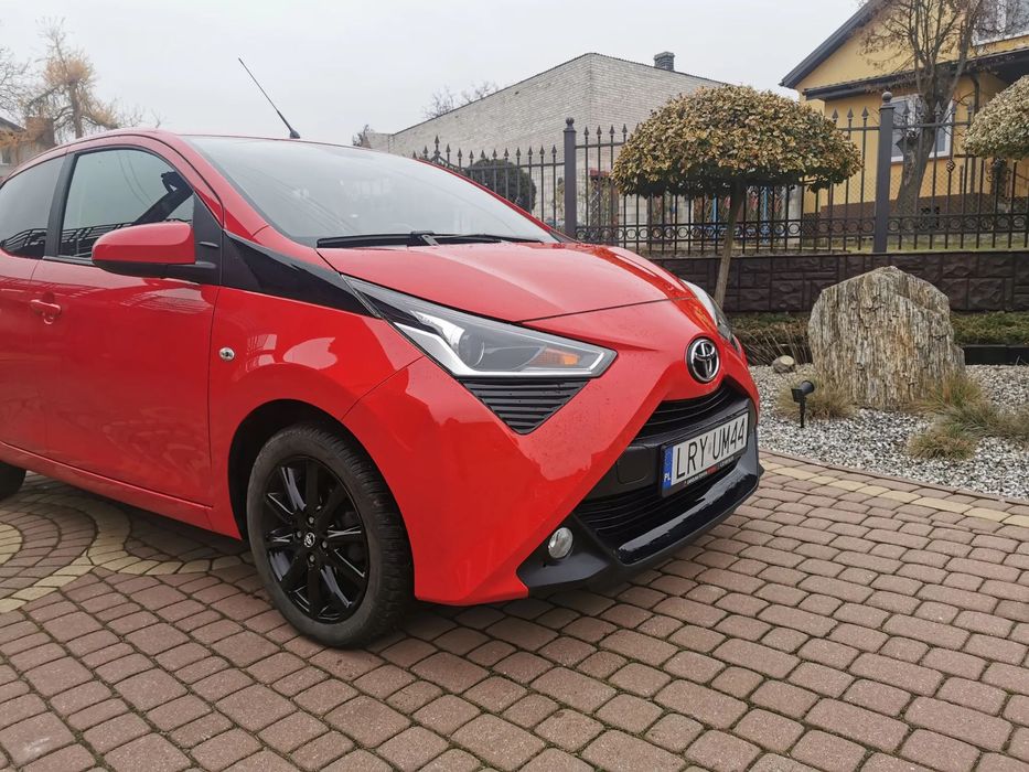 Toyota Aygo TOYOTA AYGO 1.0 VVT - i X-play + pakiet Style + pakiet Tech
