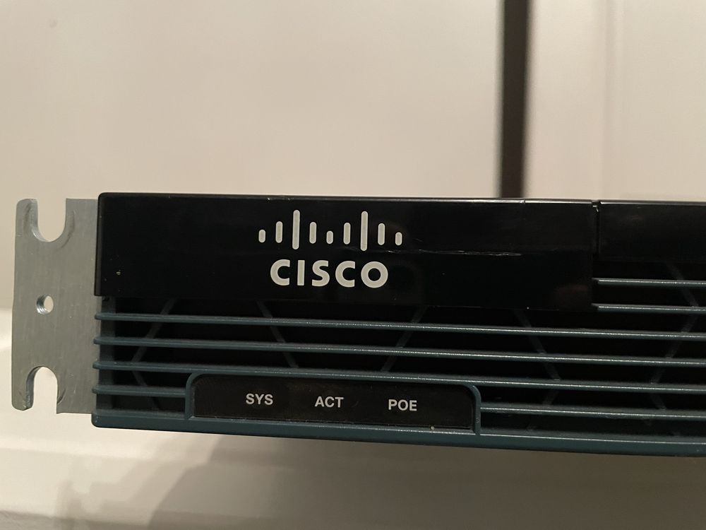 Ruter CISCO 2900 Series Cisco 2901 z Karta Cisco 256MB
