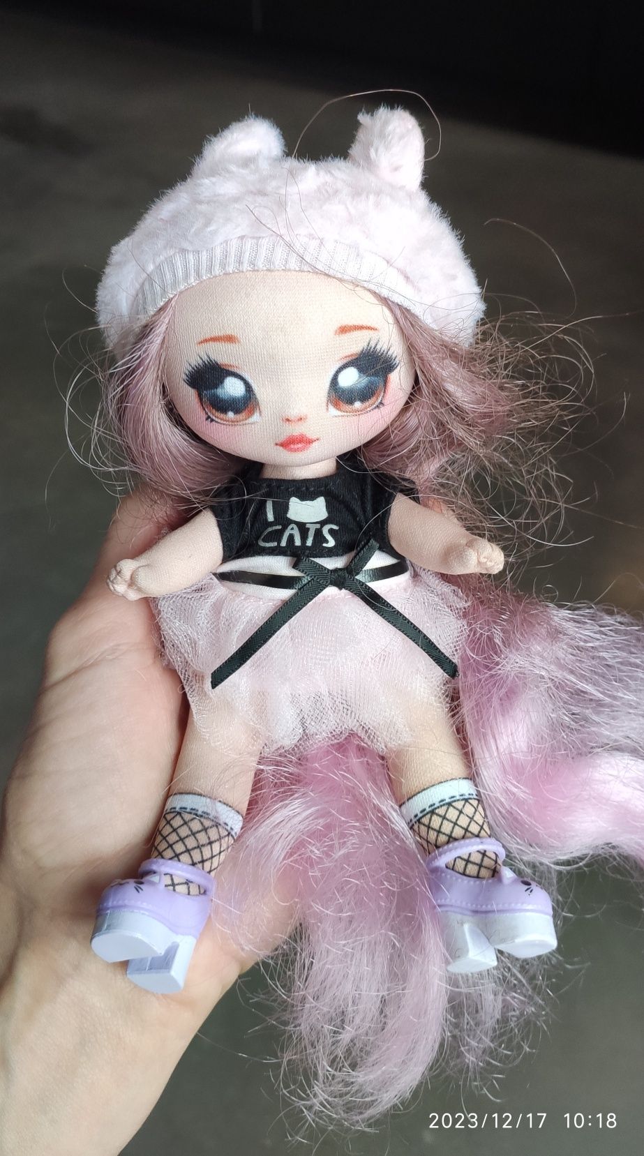 Na Na Na Surprise! Laleczka Katherine Whiskers Pom Doll