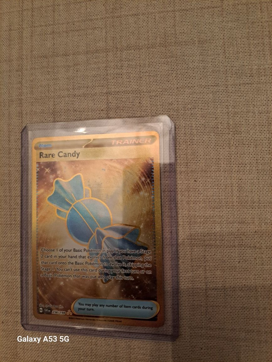 Carta pokemon Ultra rara