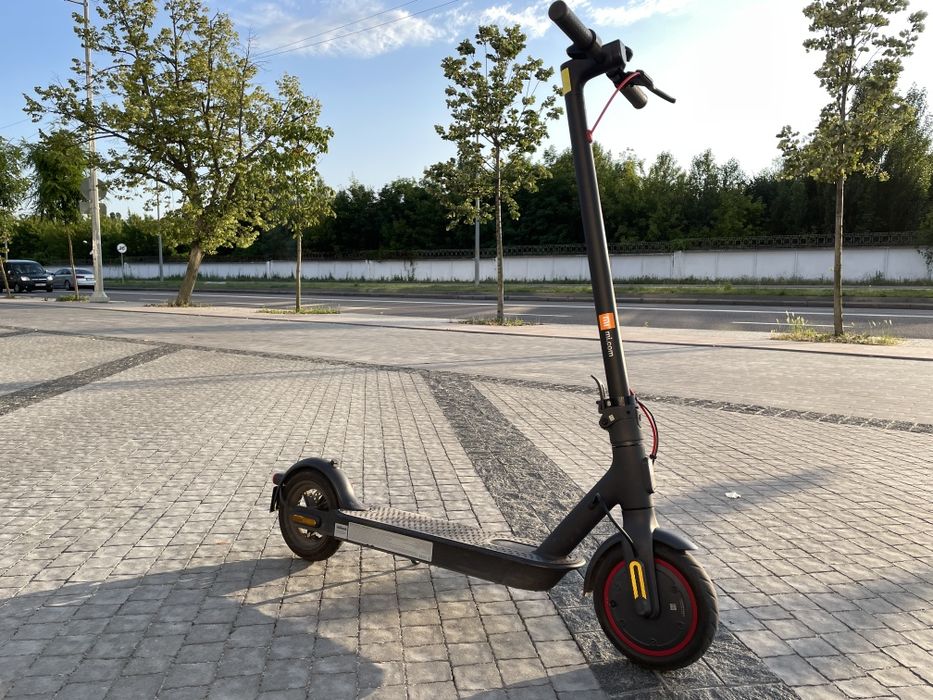 Електросамокат Xiaomi Mi Electric Scooter Pro 2