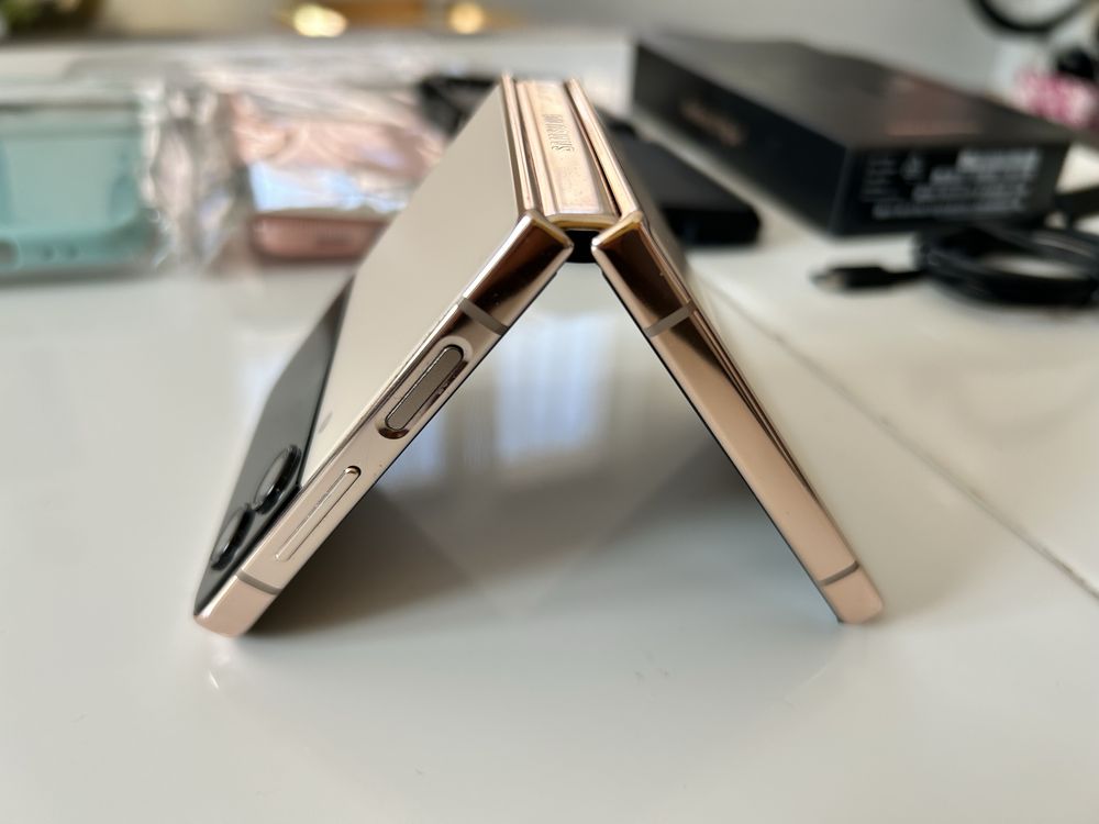 Samsung Galaxy Z Flip 4