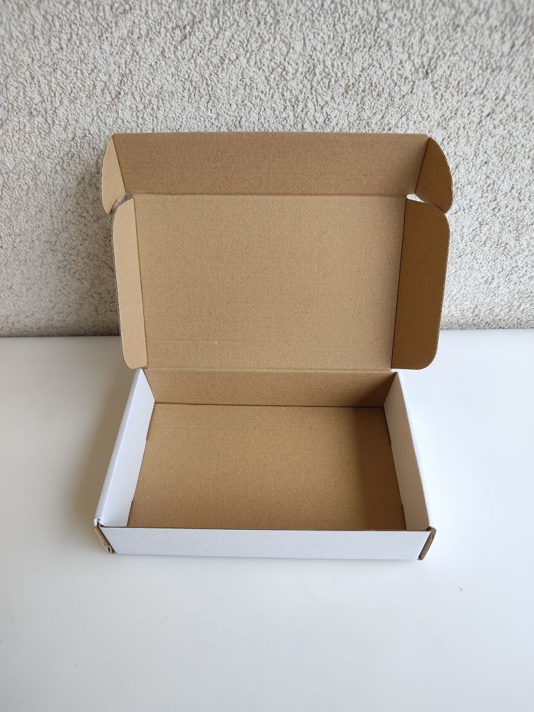 Pudełko karton biały 198 x 124 x 42 mm szt 10