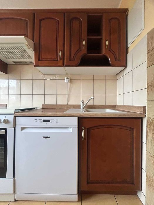 Meble do kuchni z wyposażeniem, drewniane fronty