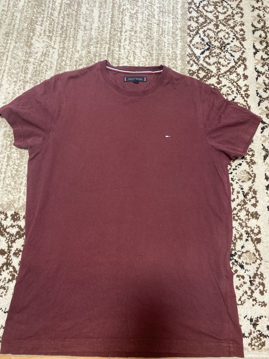 Продам чоловічу фудболку оригінальну Tommy Hilfiger