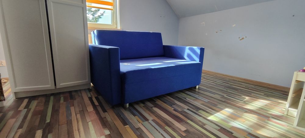 Rozkładana sofa dwuosobowa tapczan
