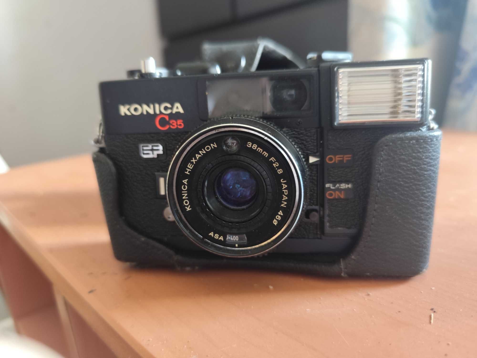 Máquina fotográfica Konica c35