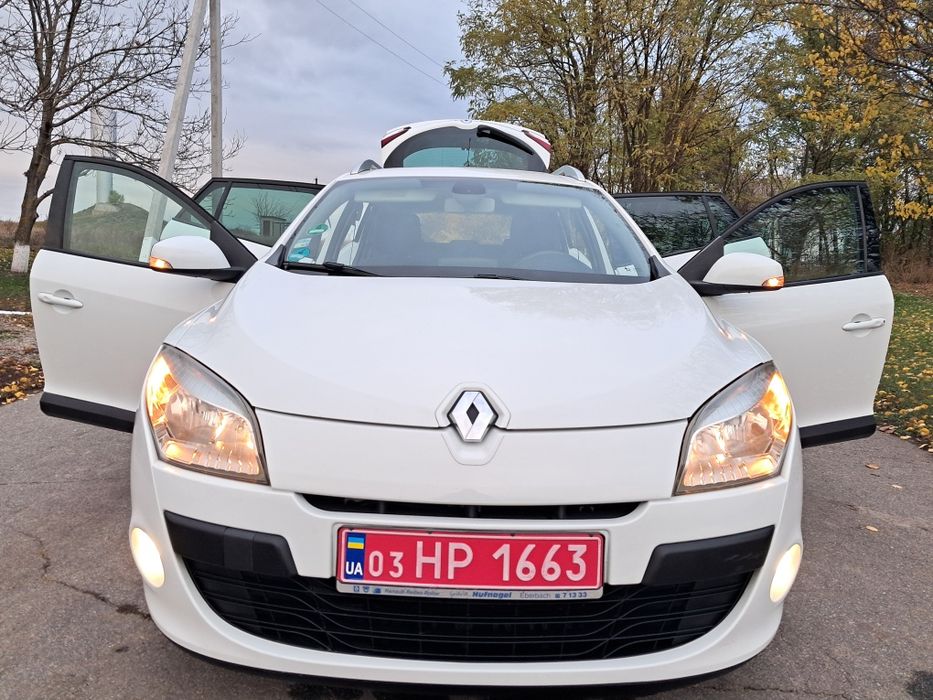 Свіжопригнаний автомобіль з Німеччини. Ідеальний, та заводський стан.