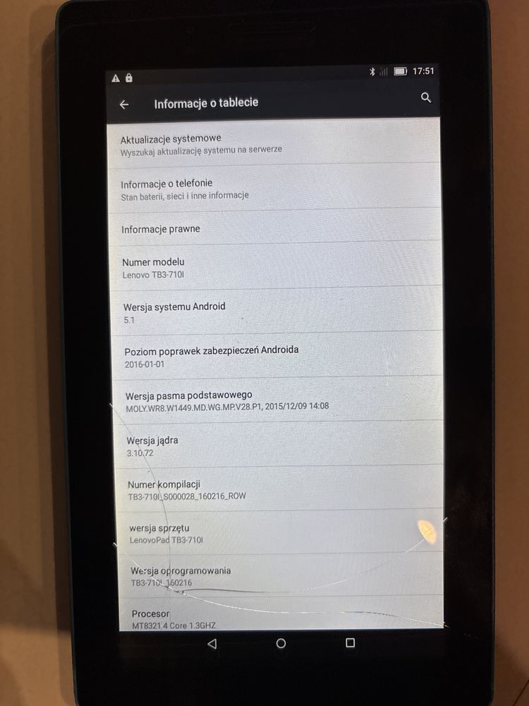Tablet lenovo ze słuchawkami oraz z pudełkiem
