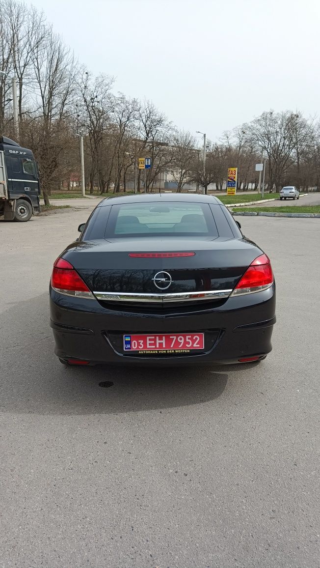 Opel Astra H TwinTop 1.8 газ/бенз купе-кабріолет,щойно з Німеччини.