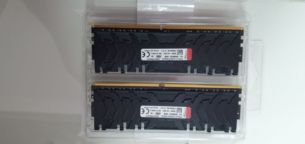 Hyperx predator 16GB (2x8GB) CL 16 ddr4 3200Mhz RGB