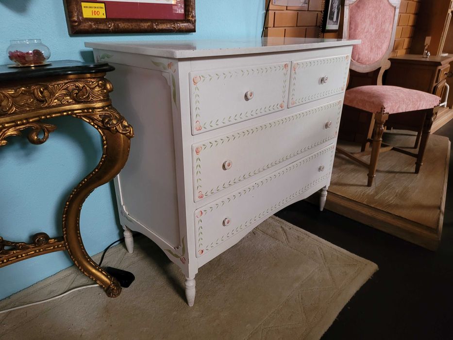 Cómoda em madeira maciça estilo alentejano - Algumas marc