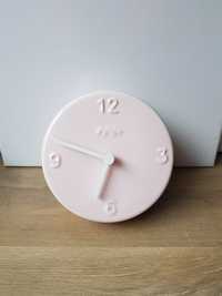 Kähler Design duński okrągły ceramiczny zegar stołowy ORA pudrowy róż
