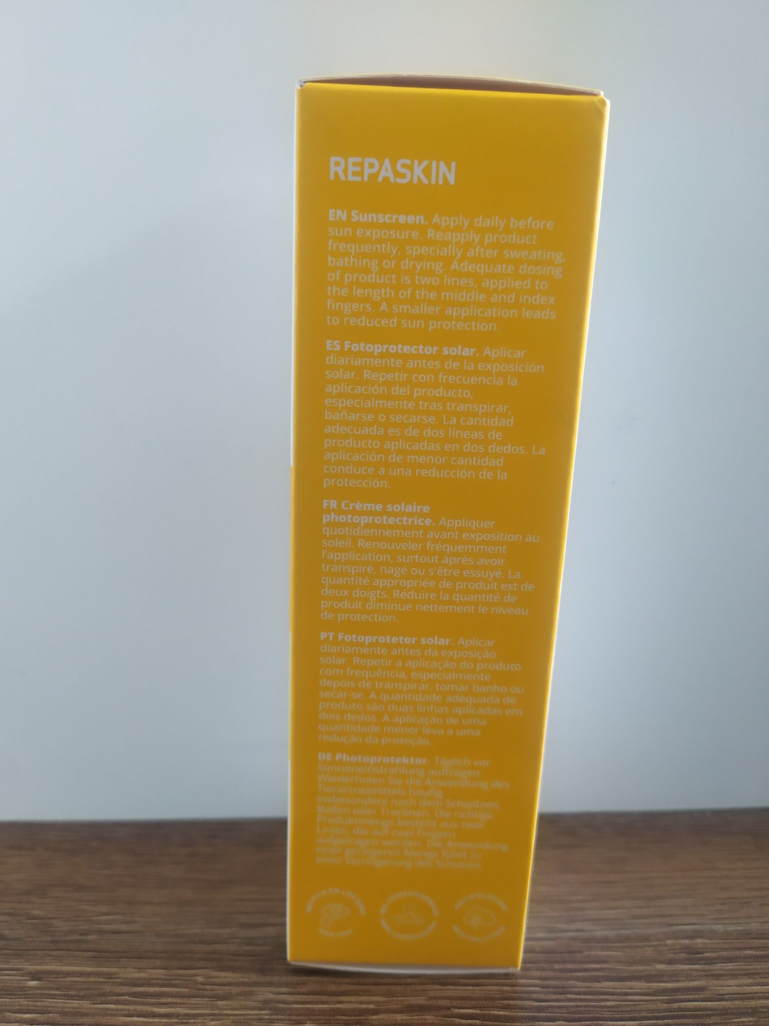 Sesderma Repaskin Invisible, Fluid przeciwsłoneczny do twarzy SPF50+