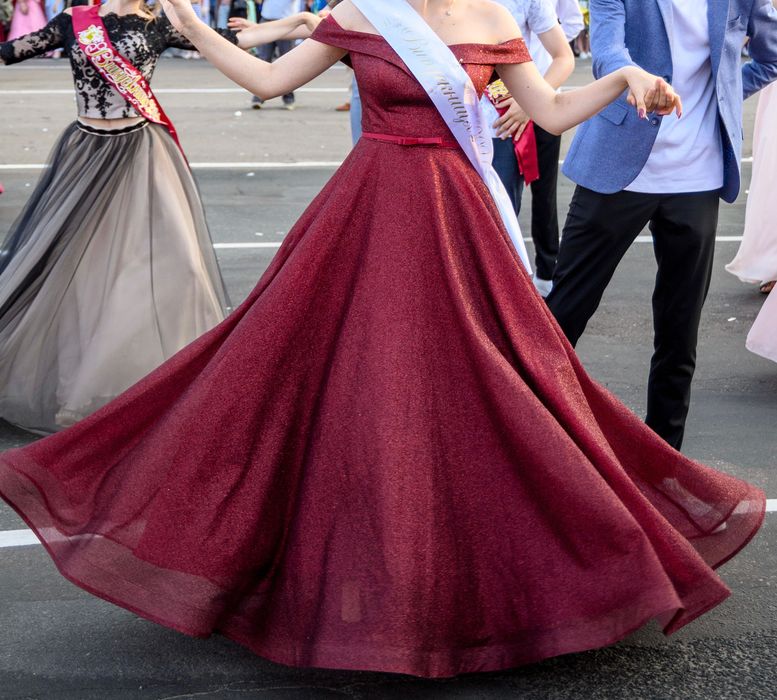 Сукня для випускного