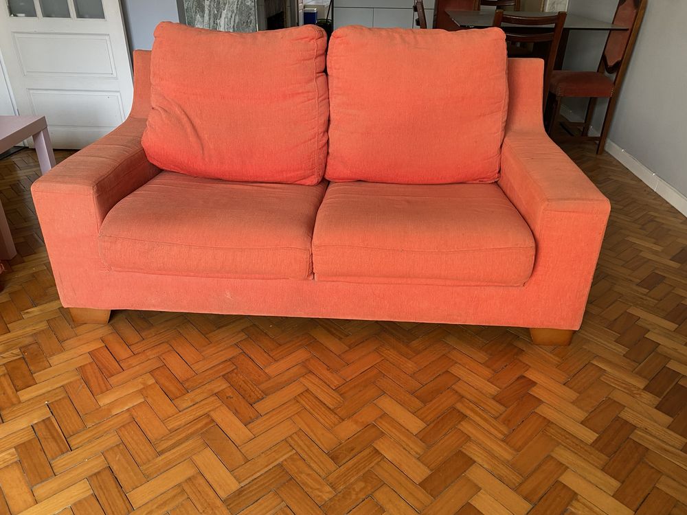 sofas de 2 e 3 pessoas.