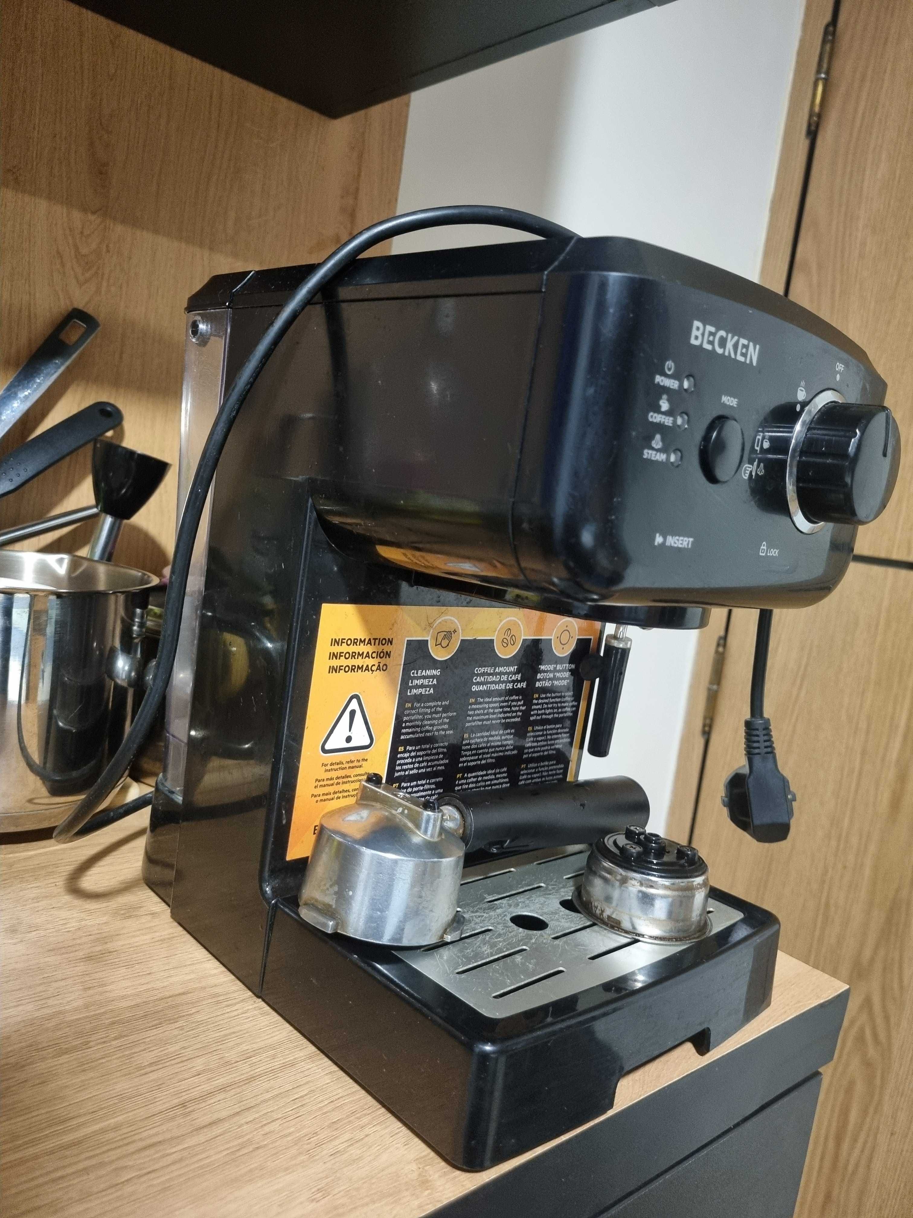 Maquina de cafe semi-nova