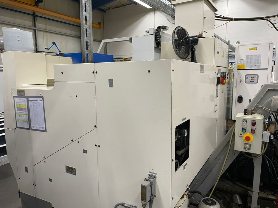 Токарний верстат ( токарный станок ) Okuma LCC15