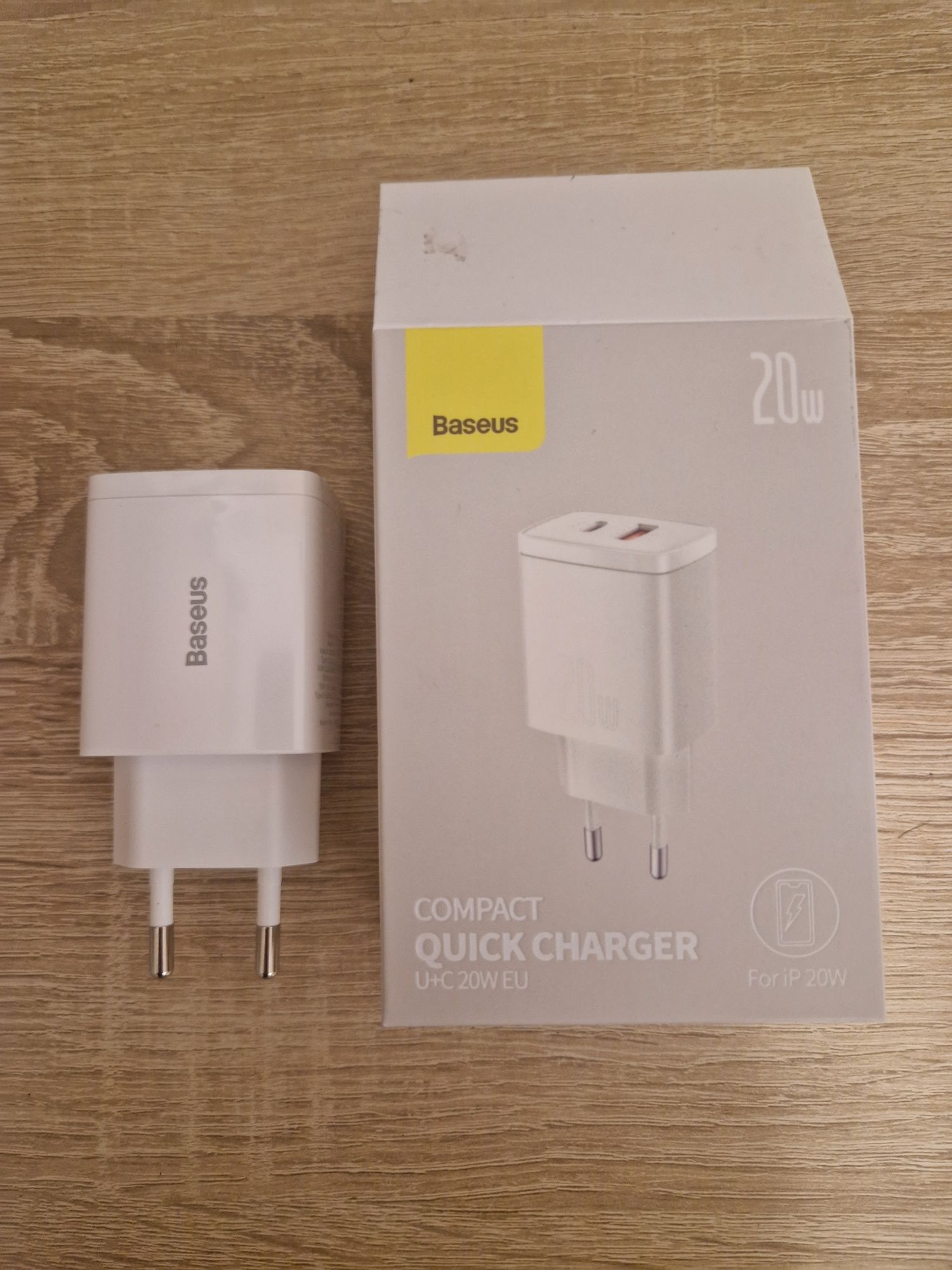 Zestaw ładowarka sieciowa Baseus 20W 3A usb + Typ C + kabel