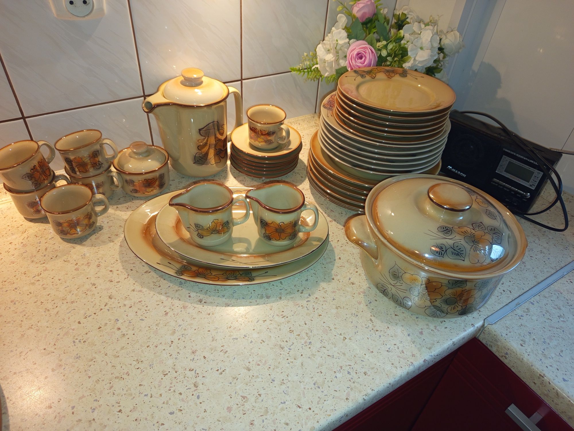 Serwis obiadowo kawowy porcelana Tułowice w kwiaty beżowy na 6 osóbowy