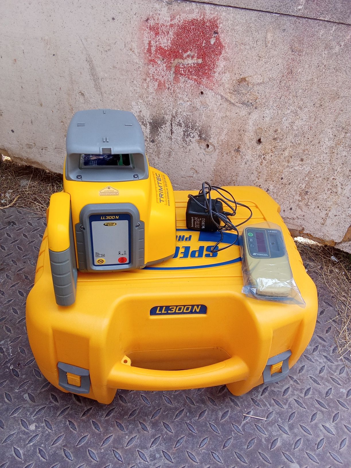 Niwelator Spectra ll300N