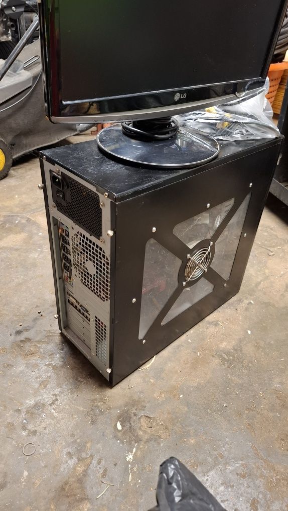 Komputer stacjonarny +monitor