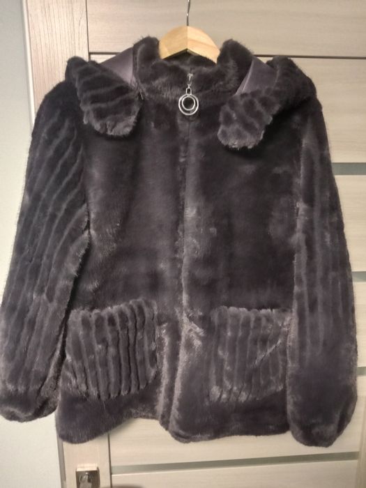 Еко шубка розмір С-М