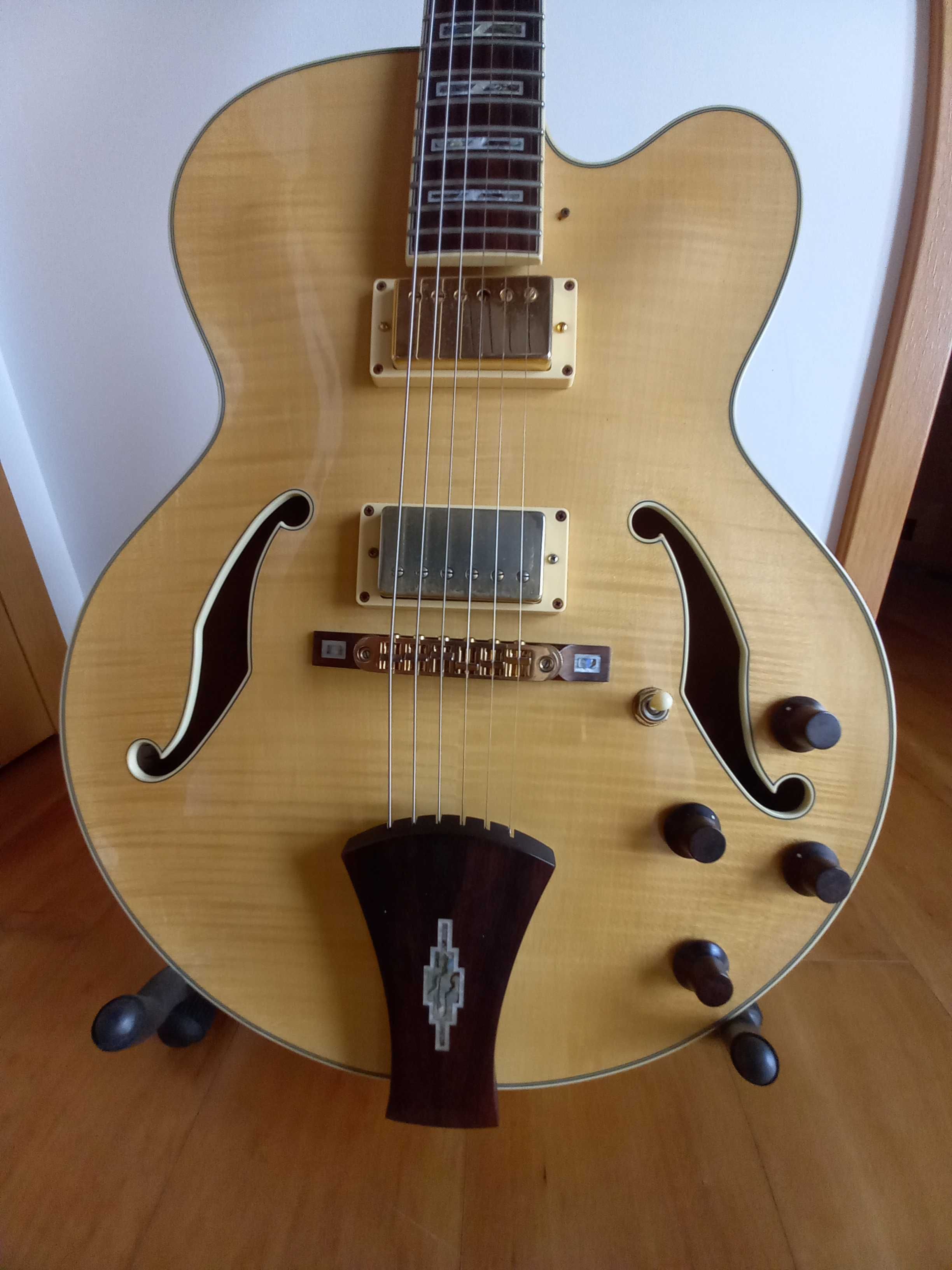 Guitarra Ibanez AF105 Artcore Custom (Archtop)