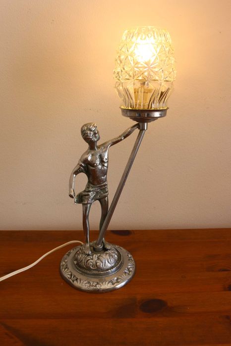 Candeeiro de mesa vintage anos 50 homem-tocha