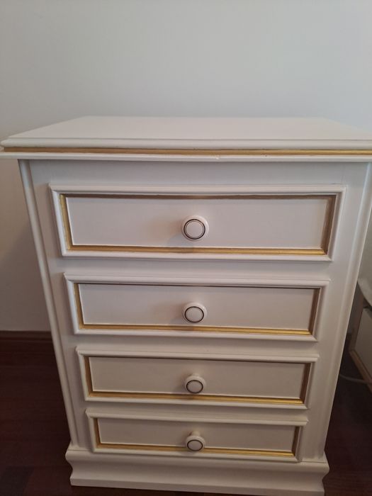 2 mesinhas de cabeceria restauradas em madeira vintage