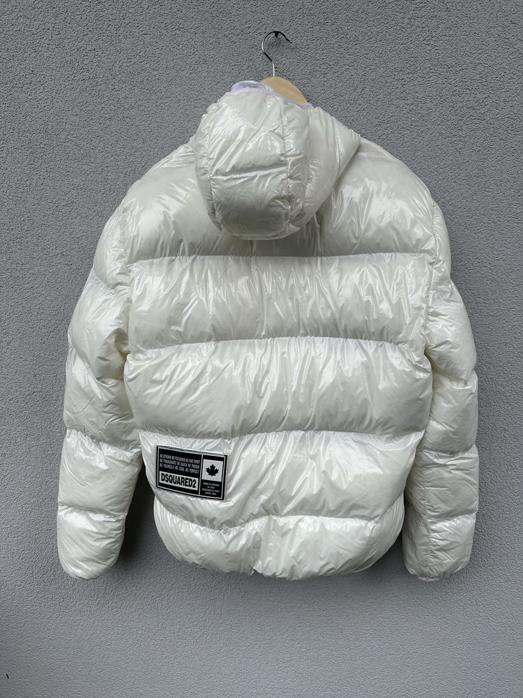 DsQuared2 M biala kremowa kurtka puchowa śliska z logo