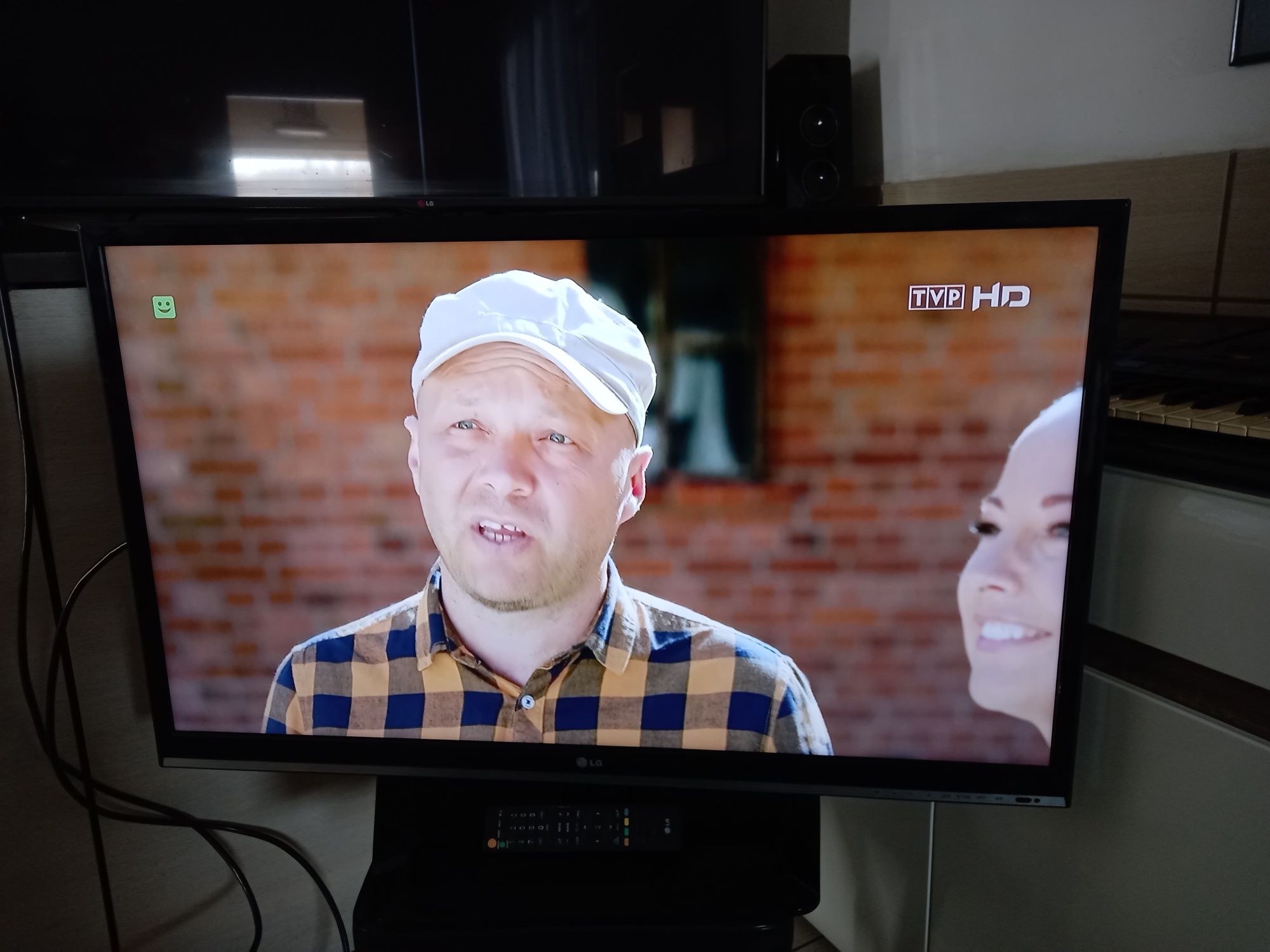 Telewizor LG- 32 cali. Smart TV WiFi YouTube Netflix pilot