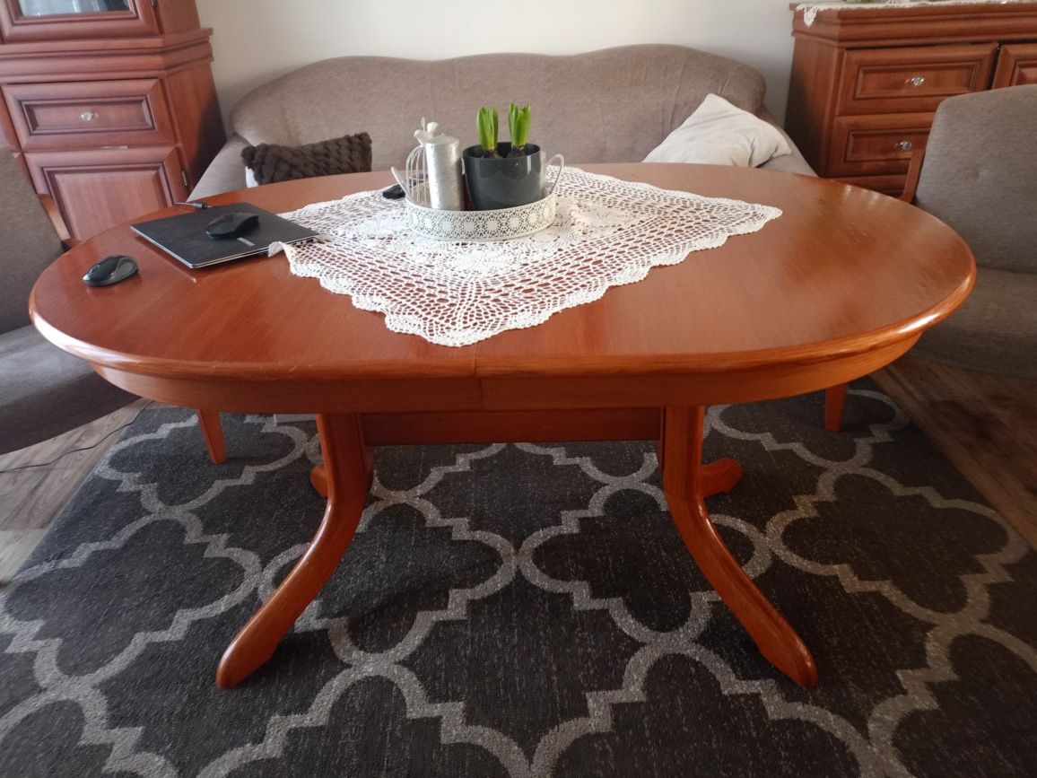 Stół do salonu rozkładany