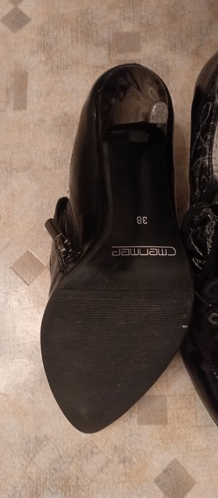 Полуботи лакові 38р