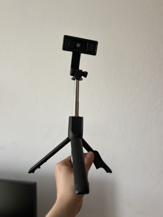 Statyw do telefonu z pilotem zdalnym selfie stick