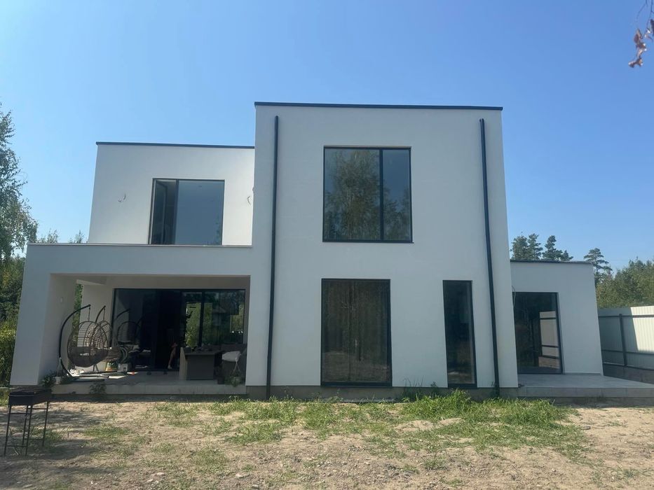 Сучасний сімейний будинок