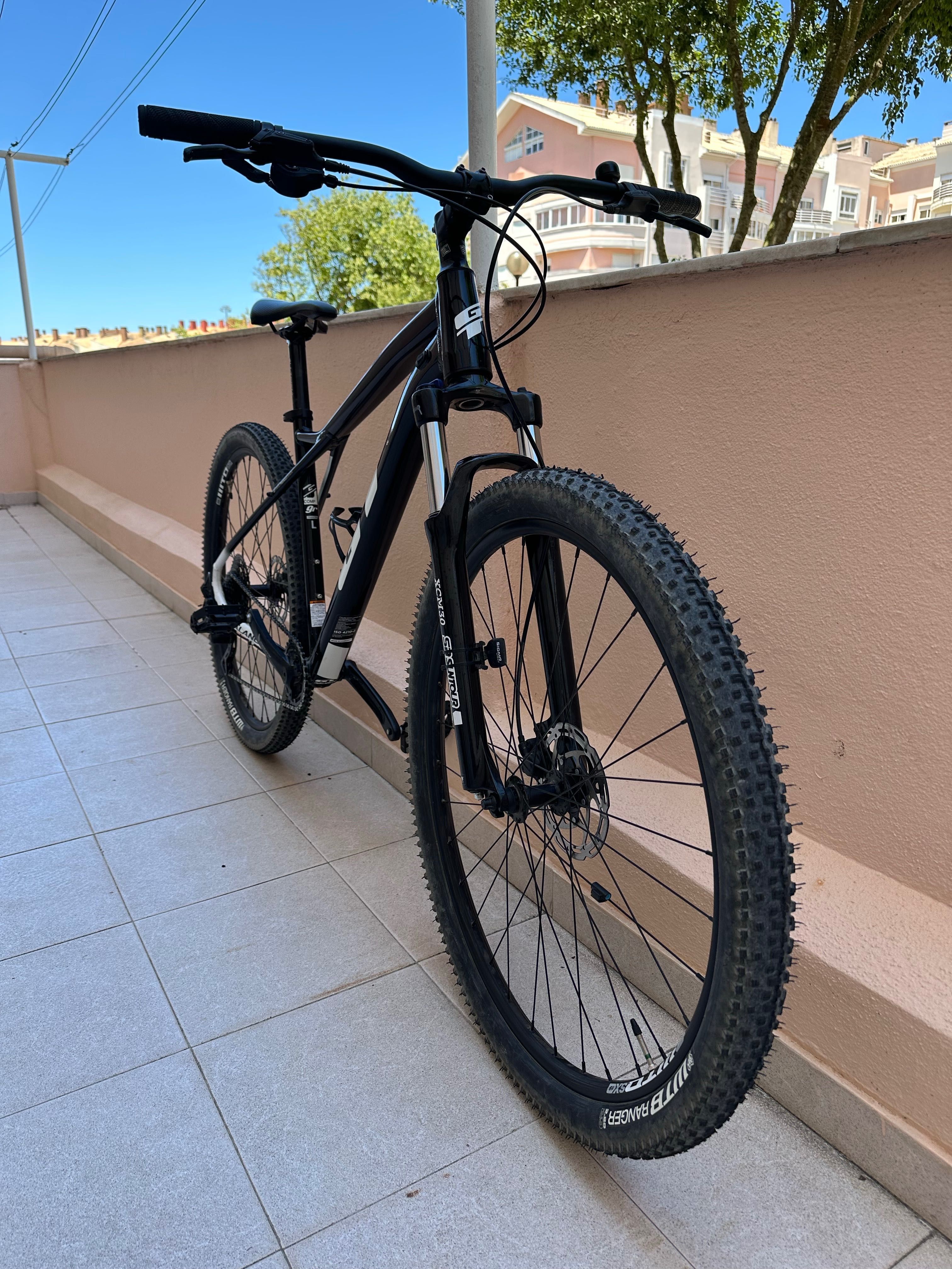 Bicicleta GT Avalanche Comp 29 L