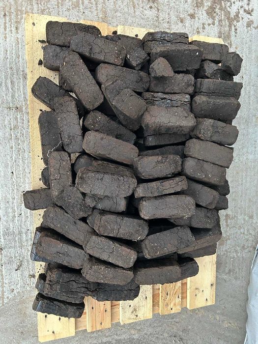 "Brykiet Torfowy"(ok.80% wydajności dobrej jakości węgla)