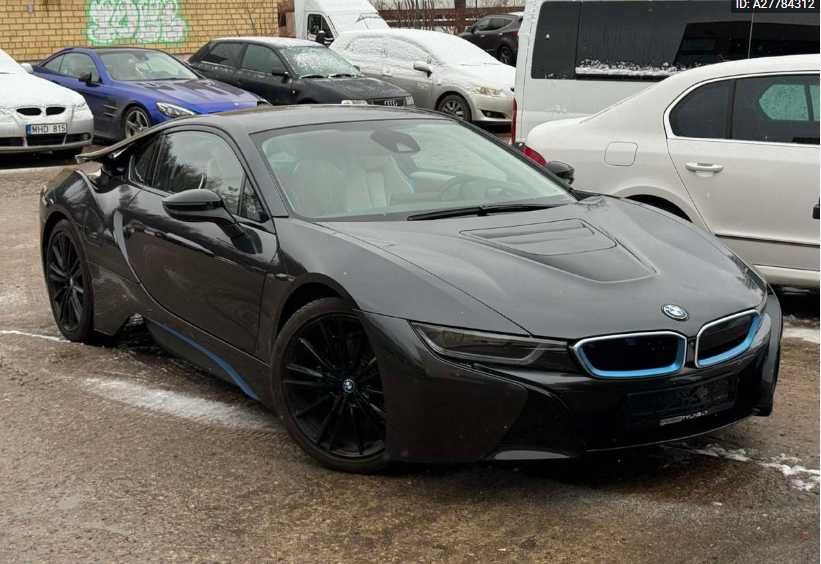 Бампер.розборка.БМВ aй8.BMW i8.Кузовні запчастини BMW