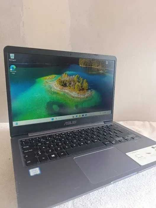 Asus Vivobook S14 i3-8130U 16GB RAM 620GB SSD